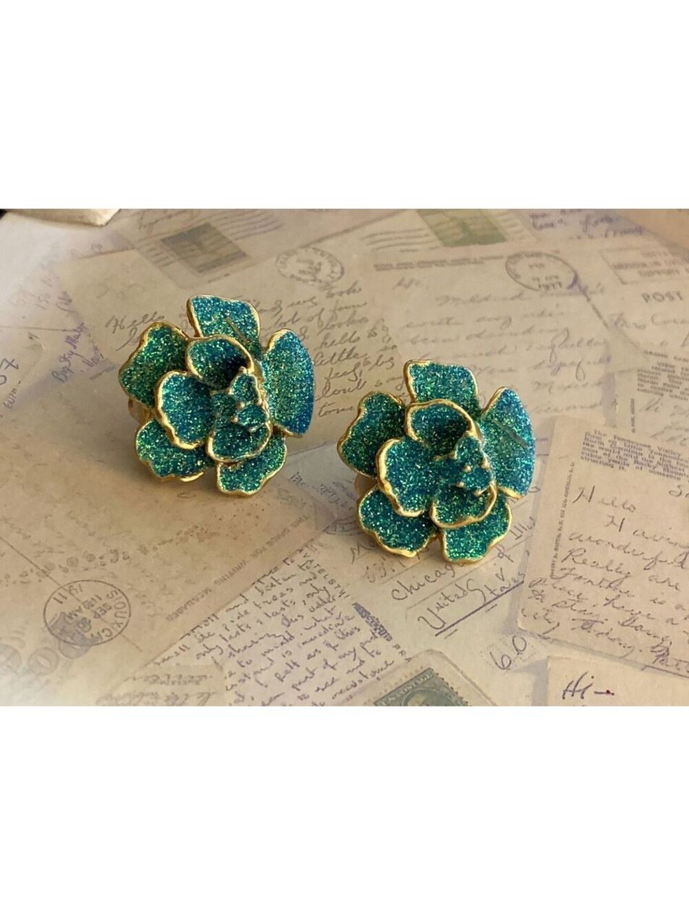 Vintage Glamorous Gold-Tone Flower Clip-On Earrings with Sparkly Blue Accent